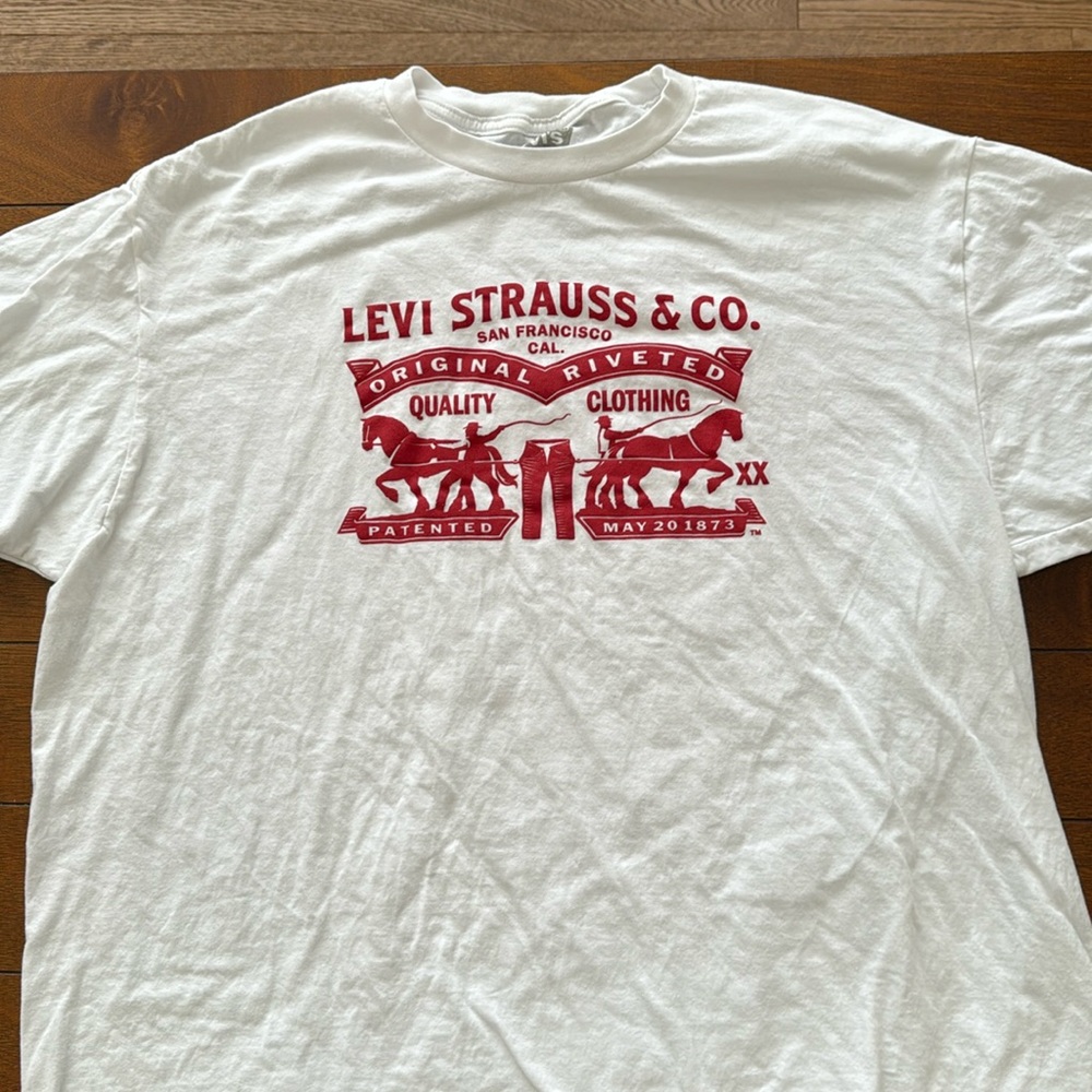 Mens Levi’s shirt
